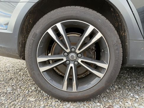 Used 2018 Volvo V90 T5 Cross Country w/ Convenience Package image 10