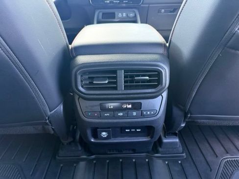 Used 2025 Honda Pilot TrailSport image 26