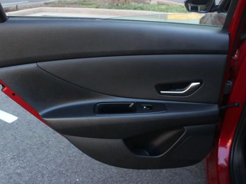 Used 2025 Hyundai Elantra SEL FWD image 18