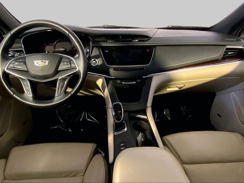 Used 2017 Cadillac XT5 Luxury w/ Driver Awareness Package AWD/4WD image 16