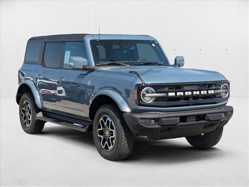 New 2025 Ford Bronco Outer Banks image 7