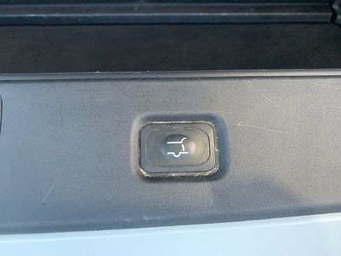 Used 2025 Ford Expedition Active image 32