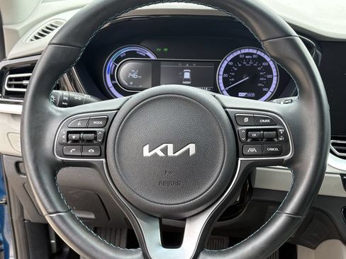 Certified 2022 Kia Niro LXS FWD image 15