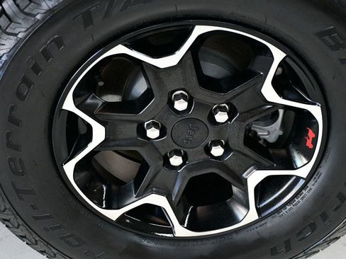 Used 2021 Jeep Wrangler Sport w/ Sun And Sound Package image 20