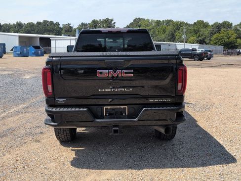 Used 2022 GMC Sierra 2500 Denali w/ Denali Black Diamond Edition AWD/4WD image 5