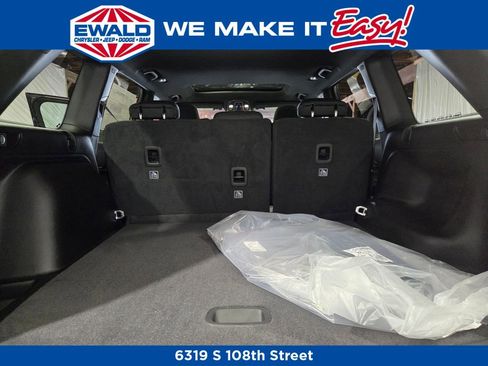 New 2025 Jeep Grand Cherokee Laredo X image 17