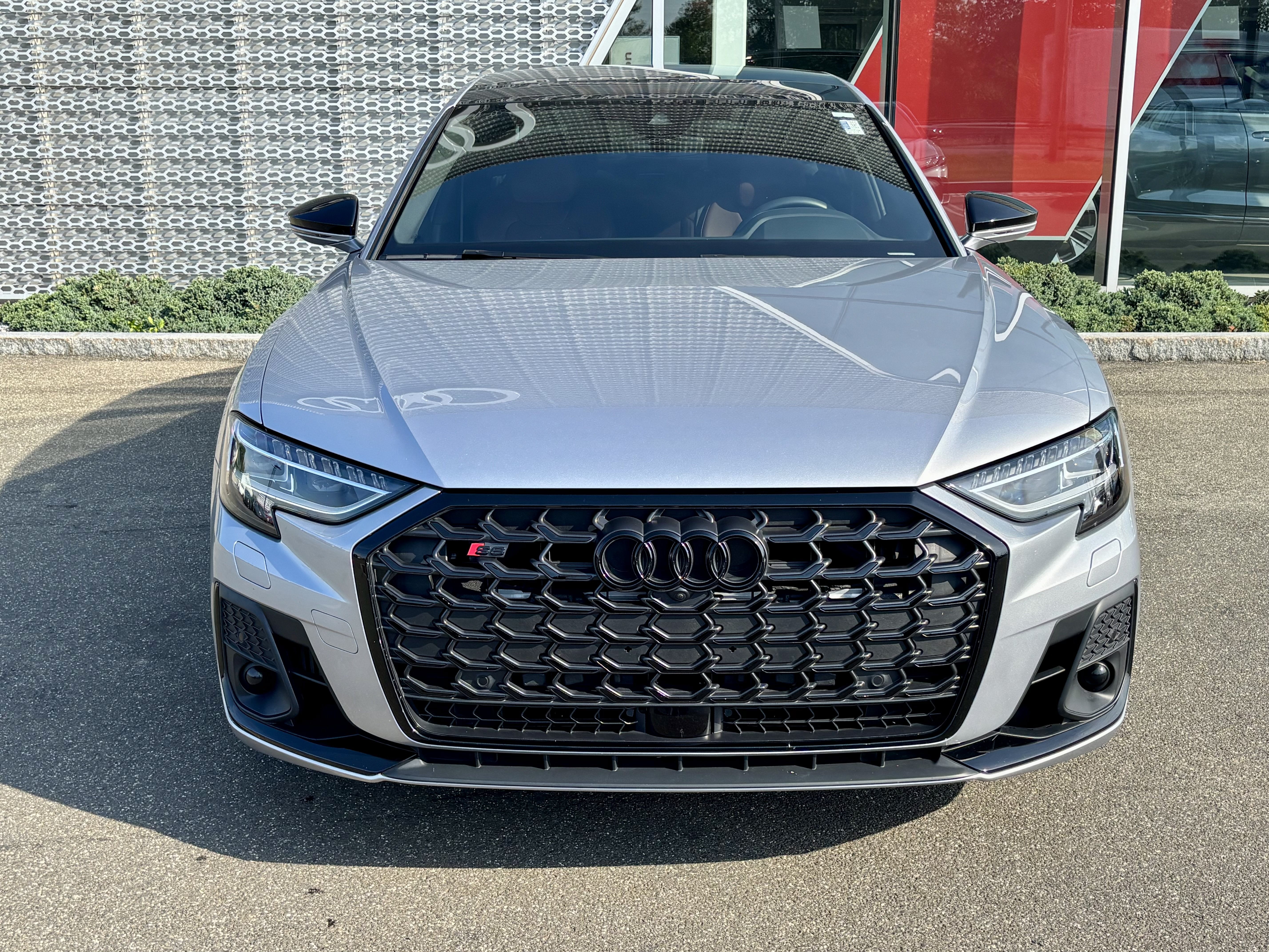Used 2023 Audi S8 AWD/4WD image 4