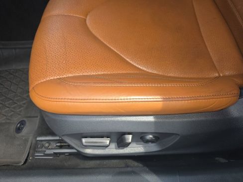 Used 2019 Toyota Avalon Limited w/ Advanced Safety Package FWD image 15