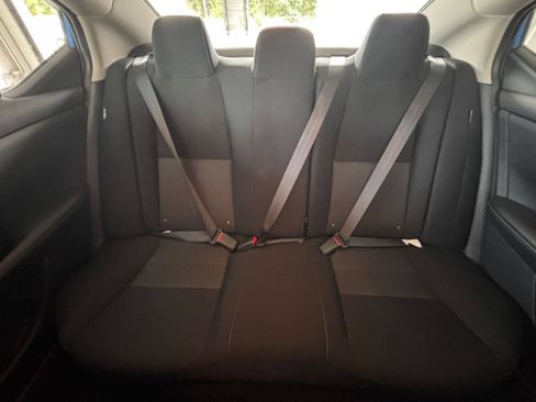 Used 2025 Nissan Sentra SV FWD image 32