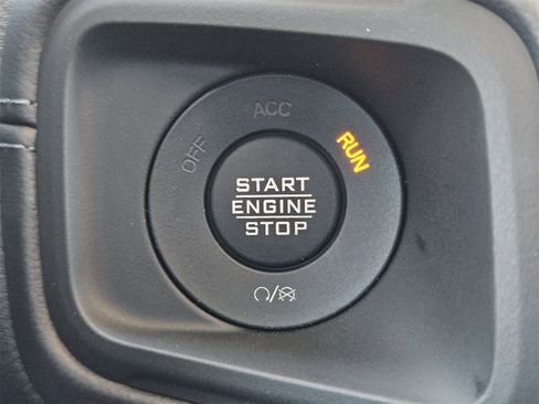 New 2025 Jeep Gladiator Sport image 22