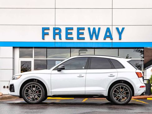 Used 2023 Audi SQ5 Premium Plus image 2