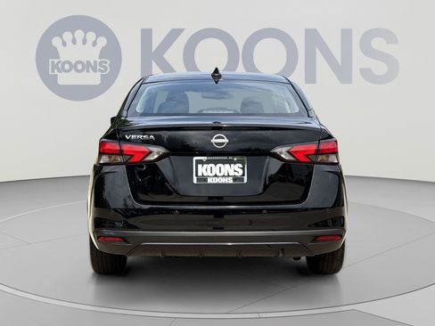Used 2025 Nissan Versa SV FWD image 5