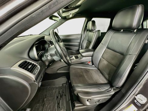 Used 2021 Jeep Grand Cherokee Laredo X RWD image 13