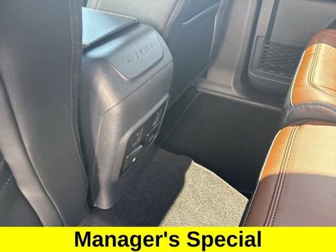 Used 2024 Ford Bronco Outer Banks w/ Sasquatch Package AWD/4WD image 38