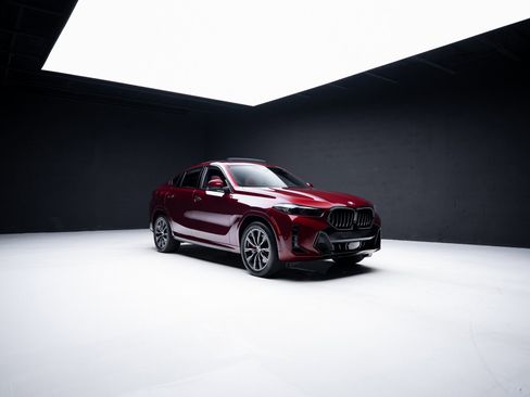 Used 2025 BMW X6 xDrive40i w/ Executive Package image 86