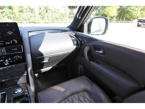 Used 2024 Nissan Armada Platinum w/ Captain's Chairs Package image 8