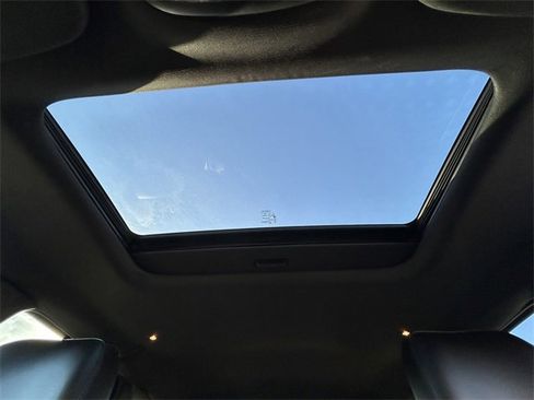 Used 2022 Jeep Grand Cherokee Limited image 31