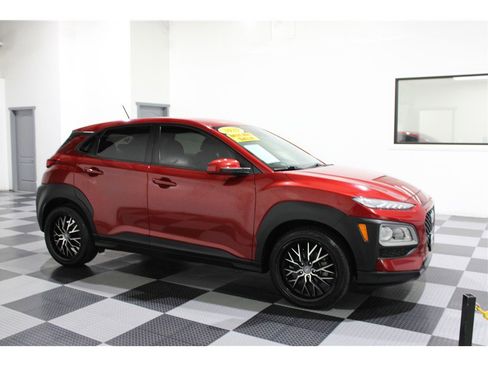 Used 2020 Hyundai Kona SE image 1