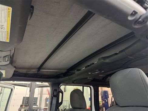 Used 2022 Jeep Wrangler Unlimited Sport image 24