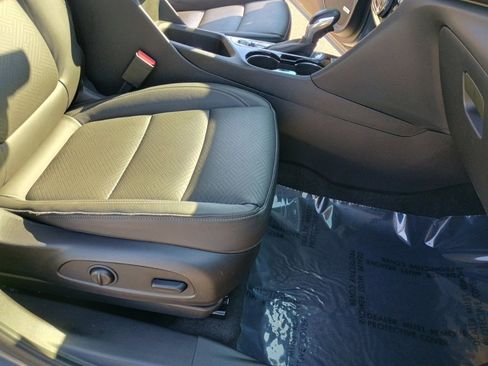 Used 2020 Buick Encore GX Essence w/ Experience Buick Package image 23