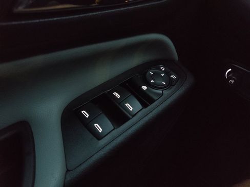 Used 2020 Chevrolet Equinox LS w/ LS Convenience Package FWD image 27