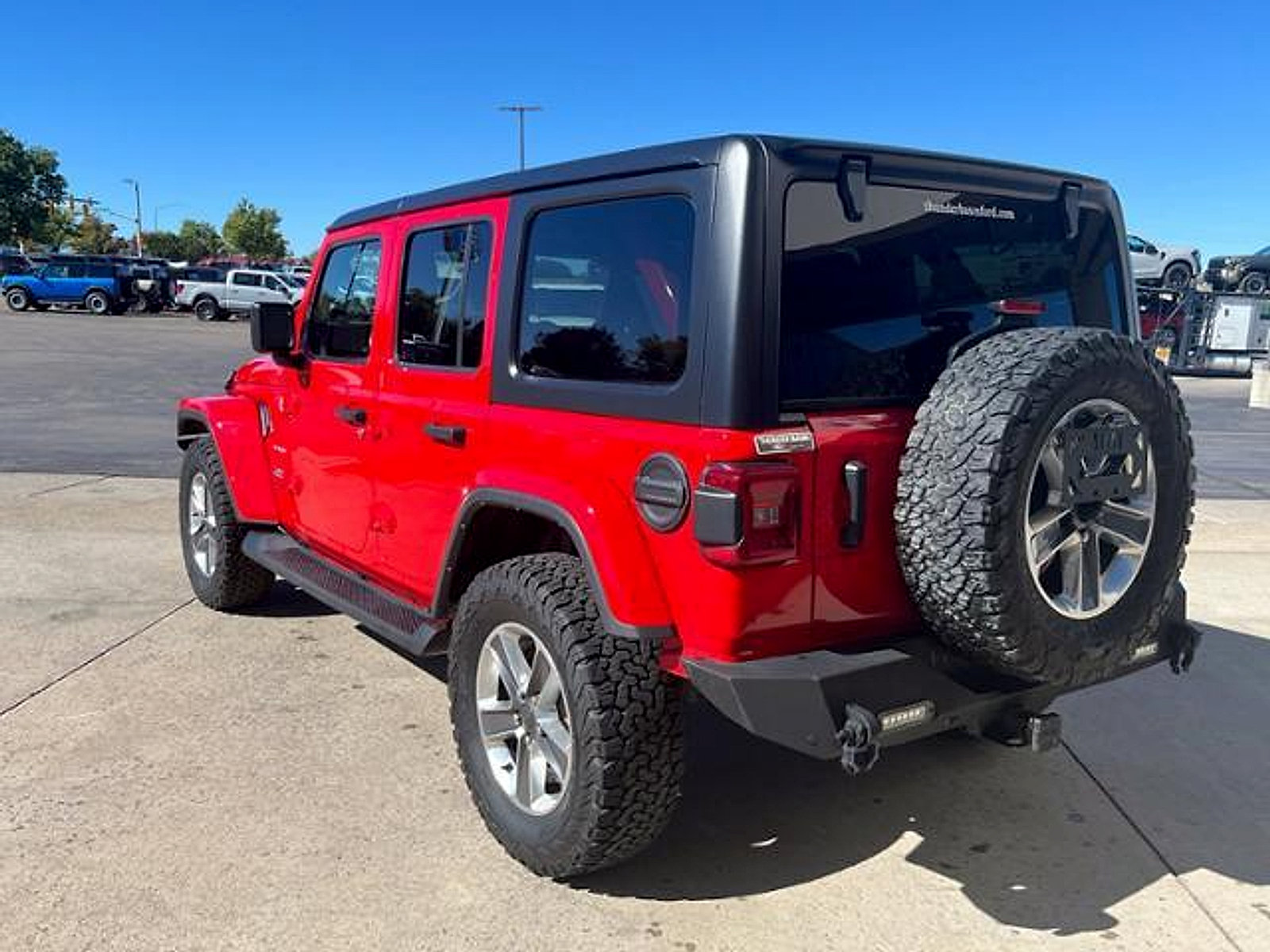 Used 2022 Jeep Wrangler Unlimited Sahara w/ Safety Group AWD/4WD image 8