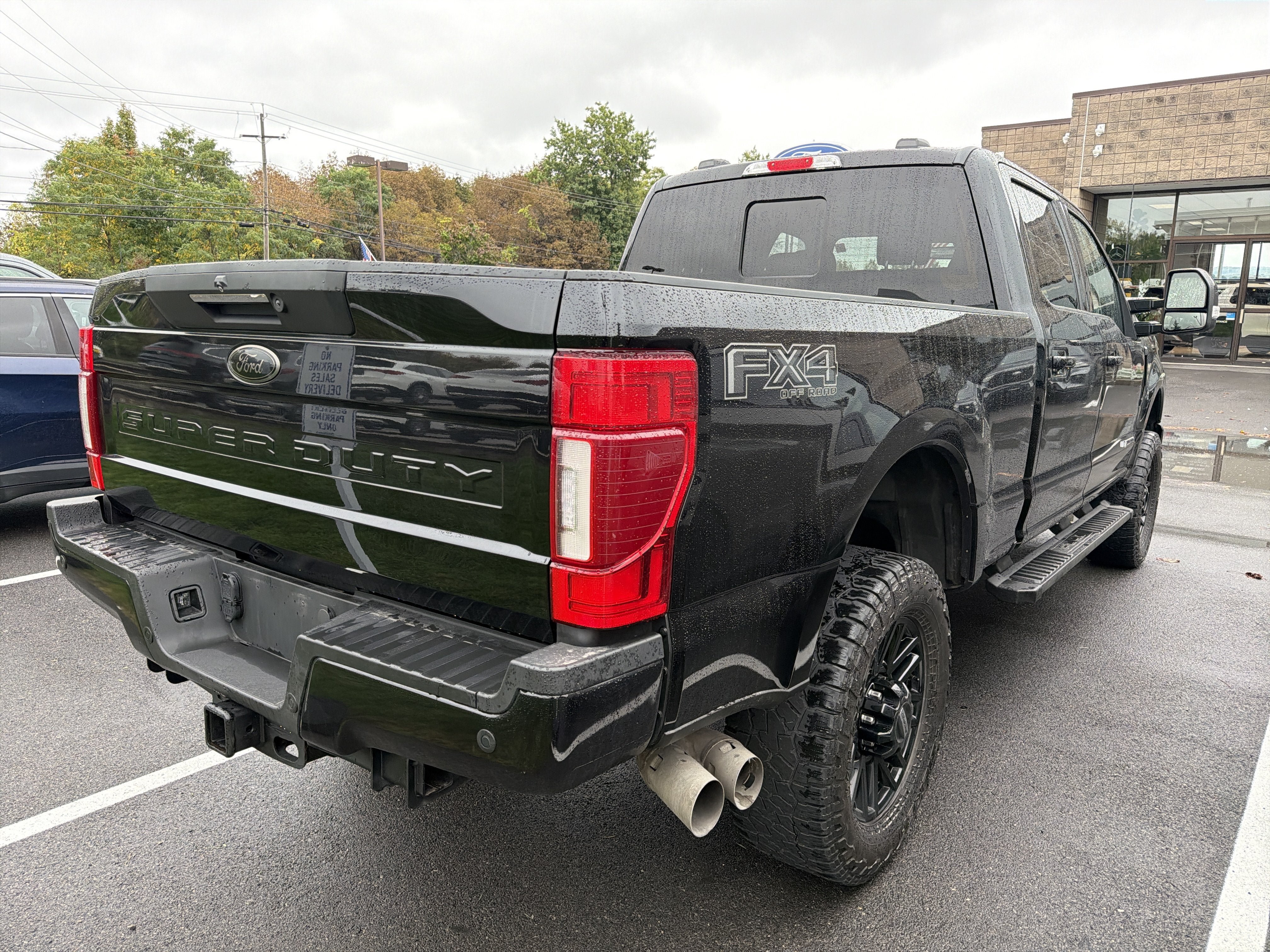 Used 2022 Ford F350 Lariat w/ Black Appearance Package AWD/4WD image 7