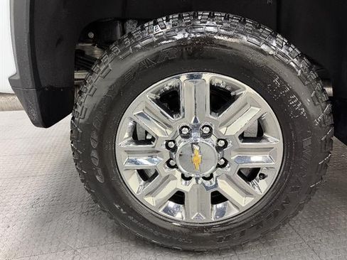 New 2026 Chevrolet Silverado 2500 High Country w/ High Country Premium Package AWD/4WD image 9