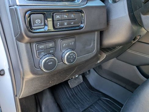 Certified 2025 GMC Yukon XL Elevation image 15