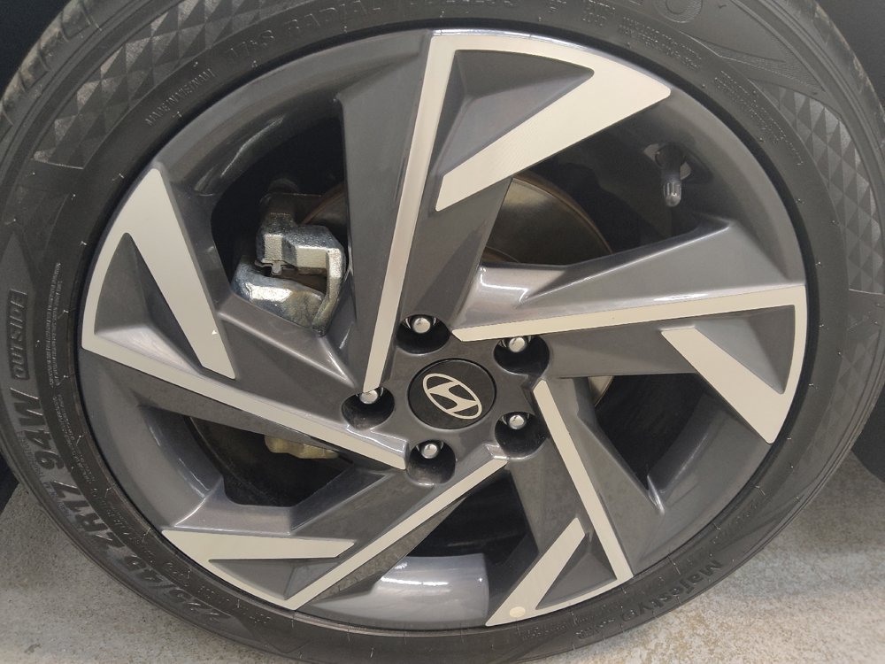 Used 2025 Hyundai Elantra Limited FWD image 31