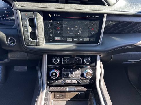 Used 2024 GMC Yukon XL Denali image 21