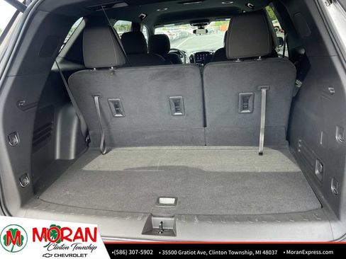 Certified 2023 Chevrolet Traverse LT FWD image 12