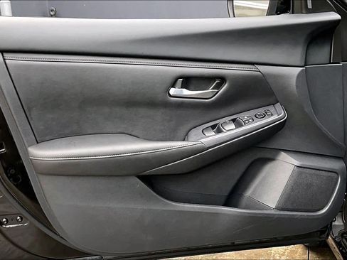 Certified 2024 Nissan Sentra SV image 21