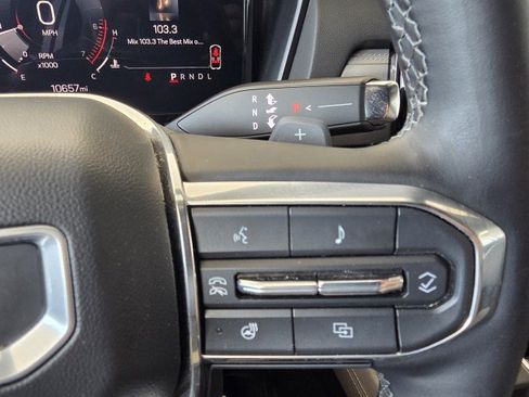 Used 2025 GMC Terrain Elevation w/ Elevation Premium Package FWD image 27