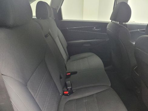 Used 2020 Kia Sorento FWD V6 image 19