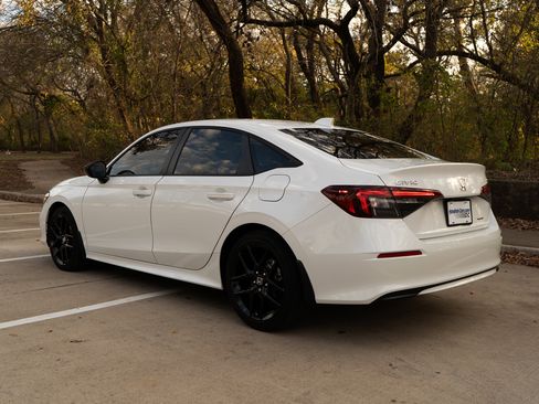 Certified 2025 Honda Civic Sport Touring image 7