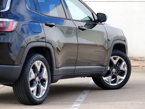 Used 2019 Jeep Compass Limited image 33