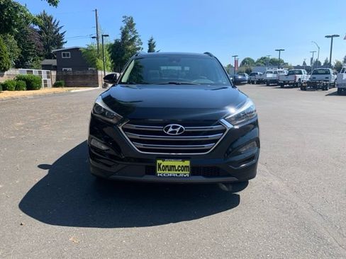 Used 2016 Hyundai Tucson Limited w/ Option Group 03 FWD image 10