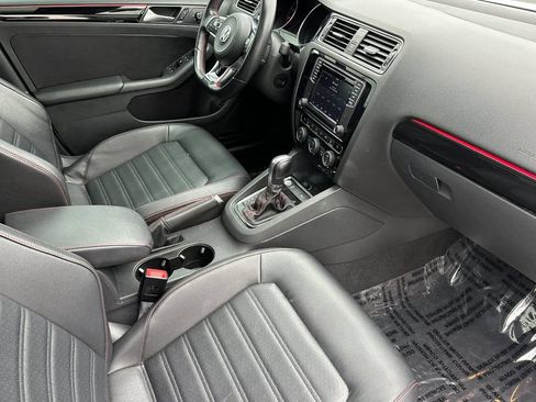 Used 2018 Volkswagen Jetta GLI FWD image 15