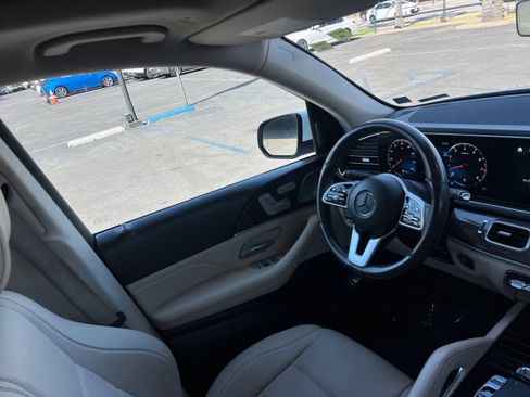 Used 2020 Mercedes-Benz GLE 350 4MATIC w/ Premium Package image 18