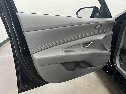 Used 2023 Hyundai Elantra SEL w/ Convenience Package FWD image 12
