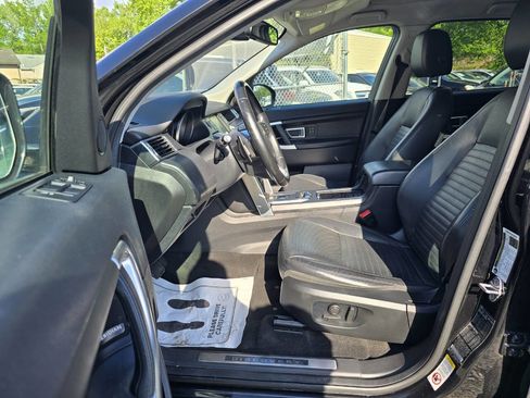 Used 2018 Land Rover Discovery Sport HSE Luxury image 31
