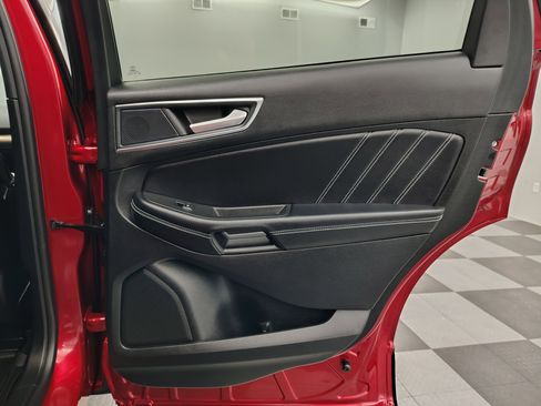 Used 2024 Ford Edge ST image 29