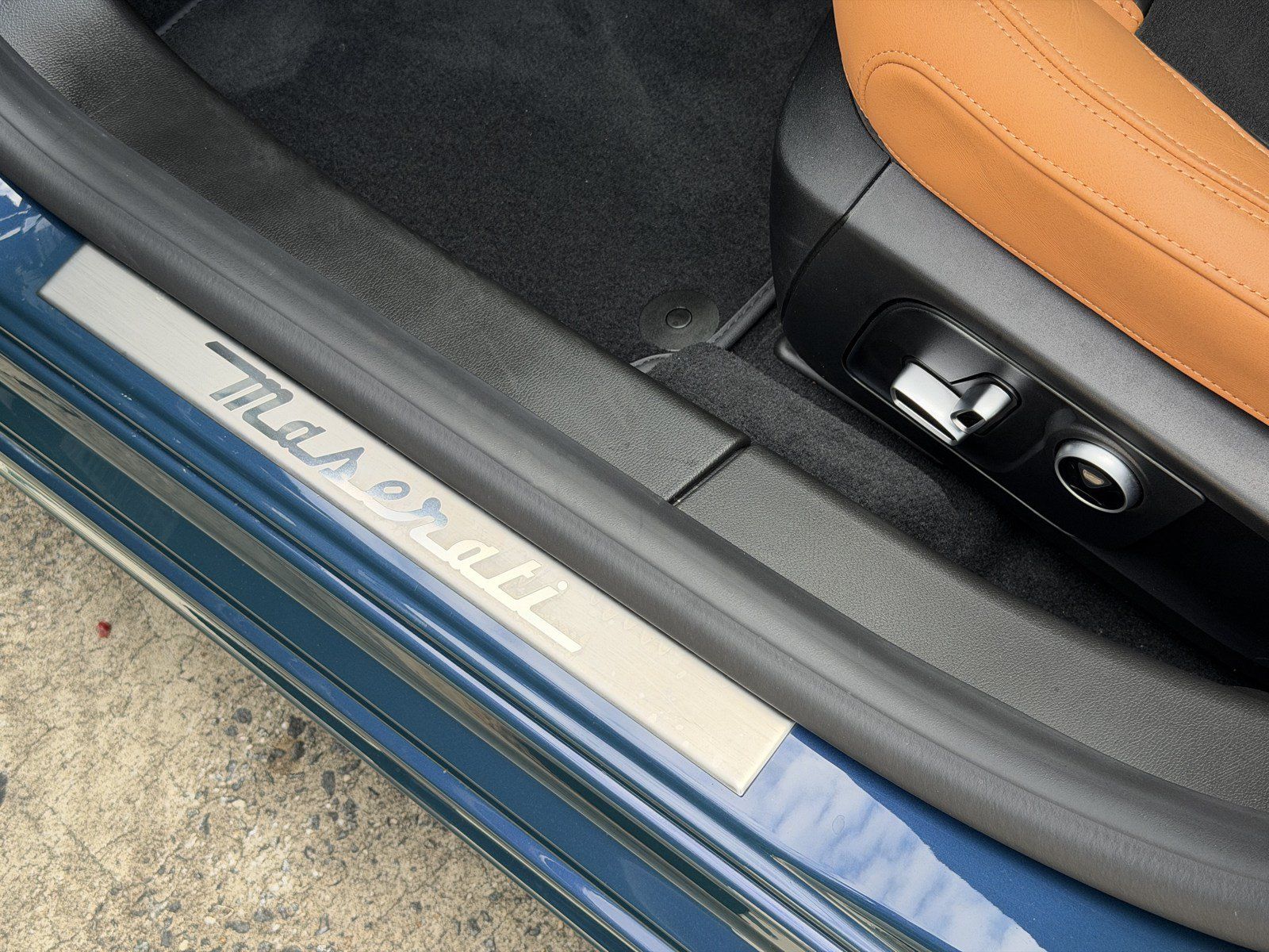 Used 2024 Maserati Ghibli Trofeo RWD image 17
