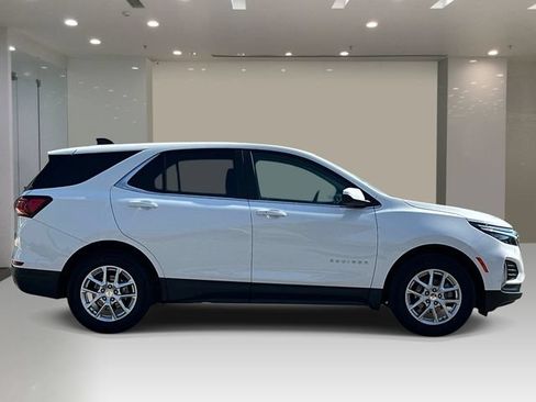 Used 2024 Chevrolet Equinox LT w/ LPO, Floor Liner Package FWD image 5