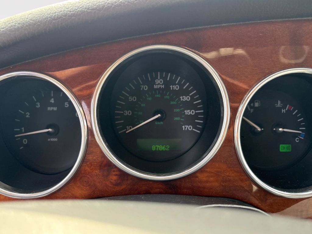 Used 2004 Jaguar XK8 Convertible RWD image 10