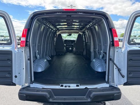 New 2026 GMC Savana 3500 Extended w/ Driver Convenience Package RWD image 22