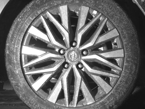 Used 2025 Nissan Altima 2.5 SV FWD image 13