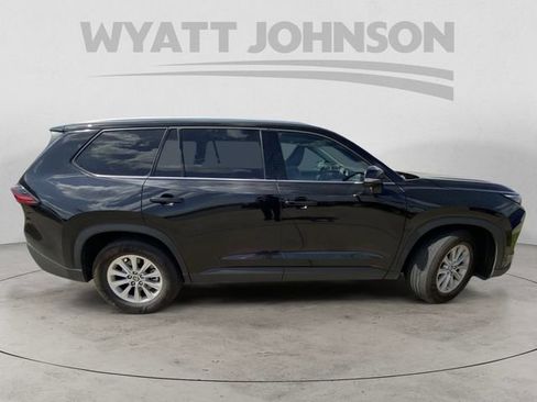 Used 2025 Toyota Grand Highlander AWD image 10