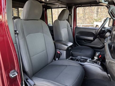 Used 2021 Jeep Gladiator Sport image 32